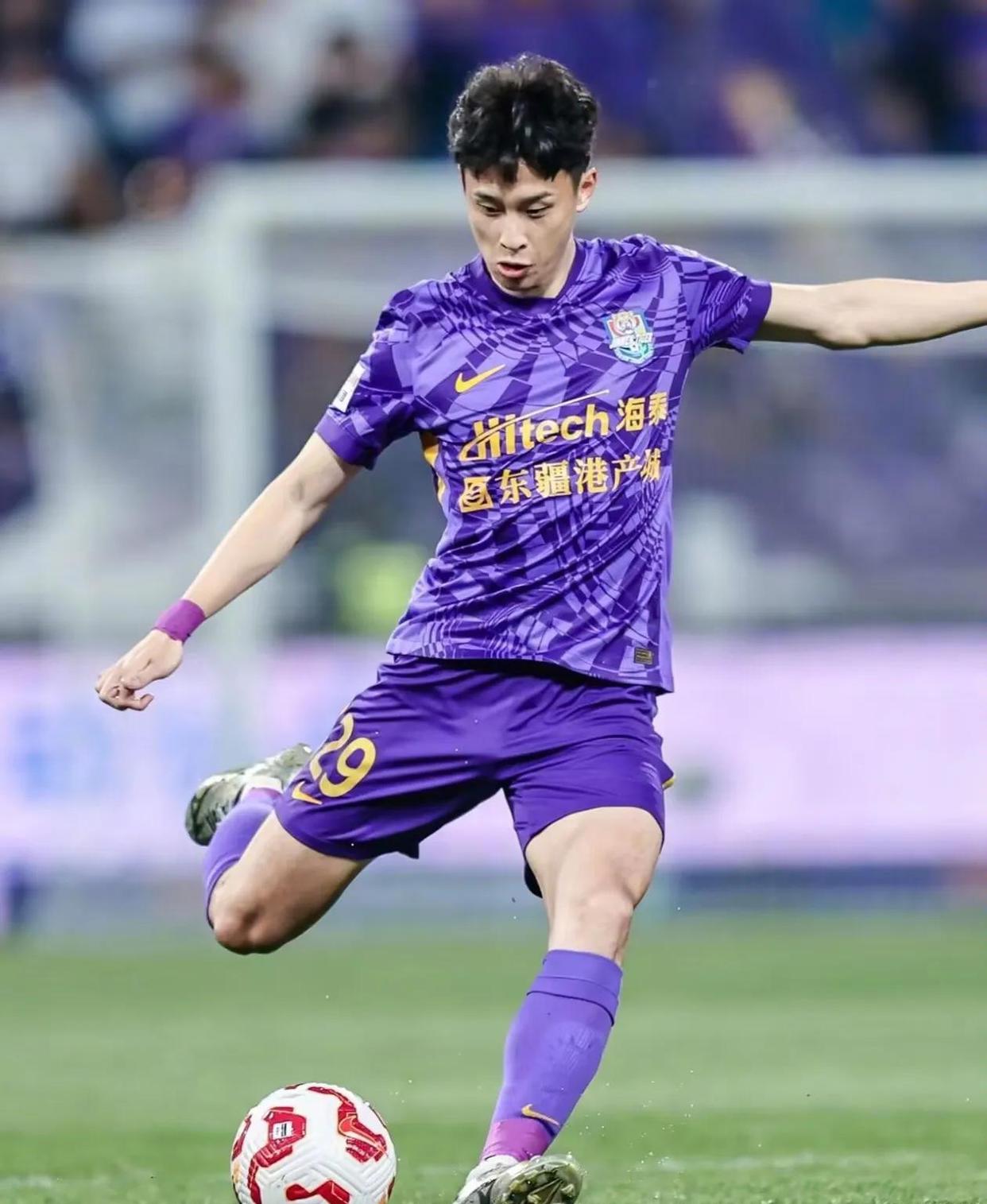 华体会-转会期突围战来临，瓦伦西亚围绕德国杯调整名单，球迷炸锅，医务组通报恢复的简单介绍-华体会