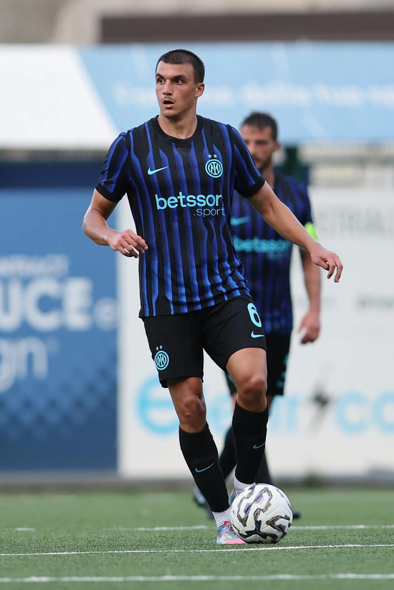 华体会官网-关于今夜国际米兰调整名单以备足总杯；状态回暖环节打磨；目标明确；训练强度明显提升的信息-华体会官网