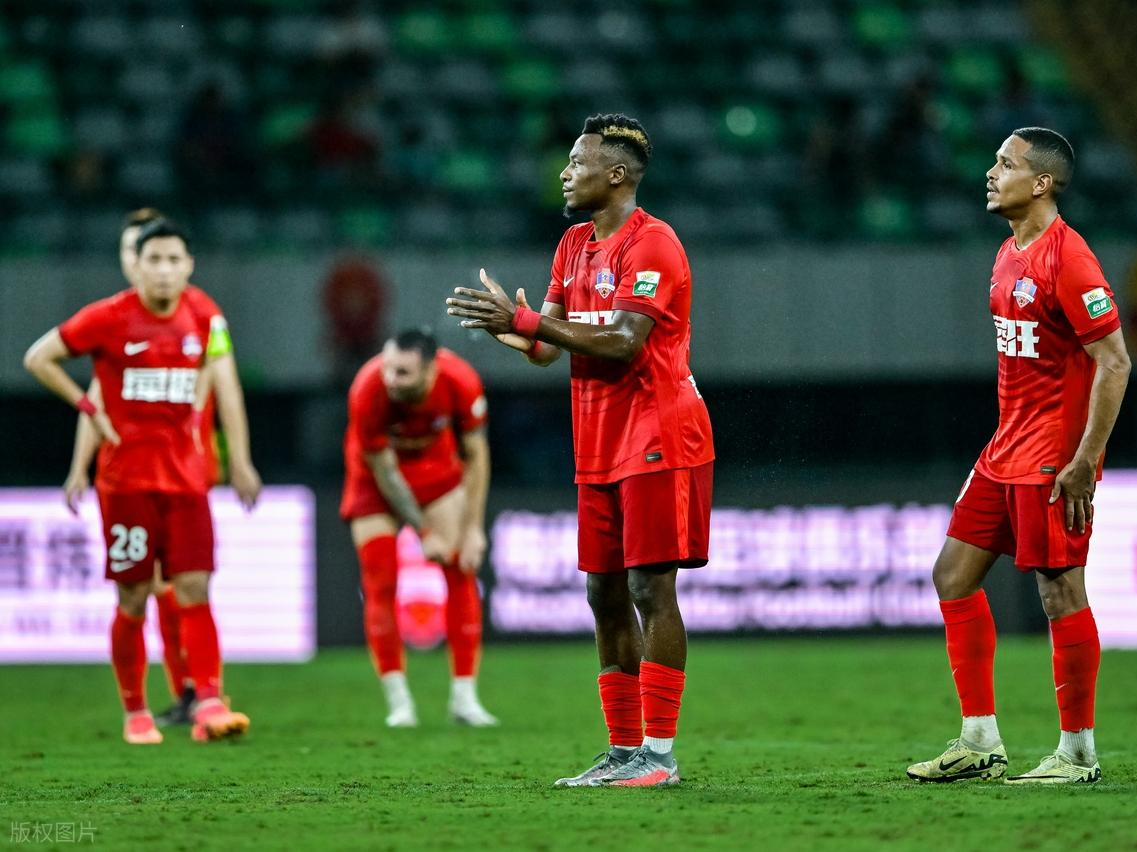 hth sports-包含赛地聚焦——德甲今晨热度飙升，瓦伦西亚外线爆发，话题不断，更衣室氛围转暖的词条-hth sports